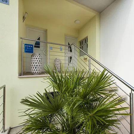 Apartman Anamar *